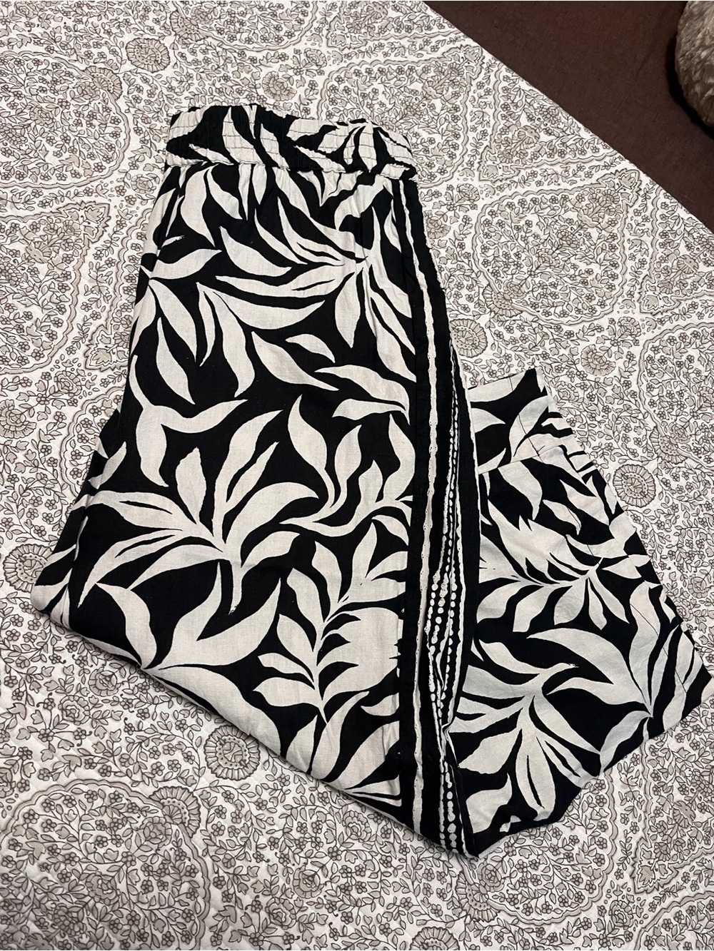 Style & Co. Black and White Wide-Leg Leaf-Print Pants